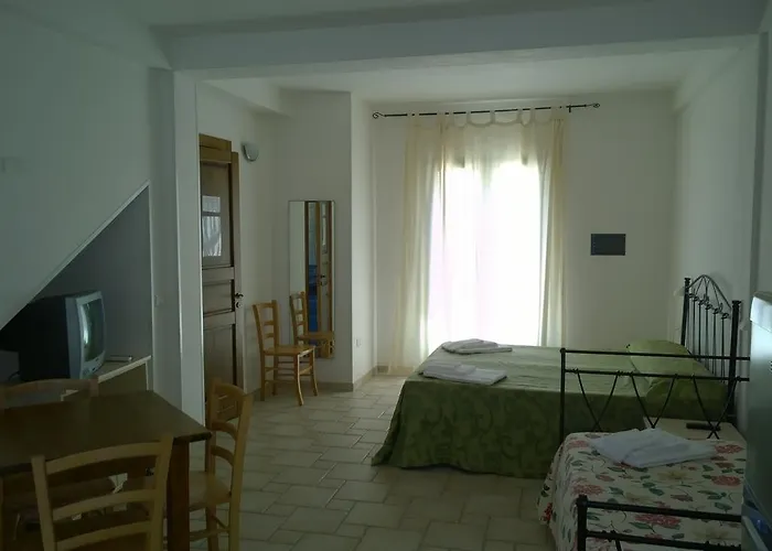 Borgo Primizia 4* أليميني